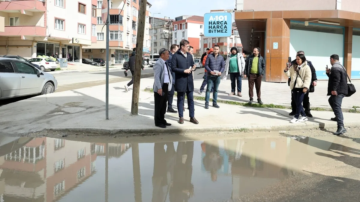 Vatandaşı çamura mahkum eden CHP’li başkandan skandal sözler: “Elinden geliyorsa sen yap”