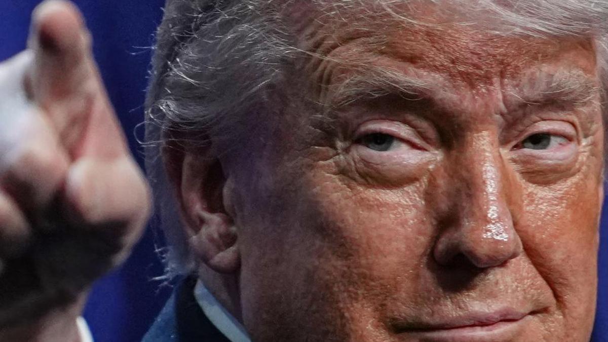 Trump: Hürmüz Boğazı etrafında ‘korsan gibiyiz’