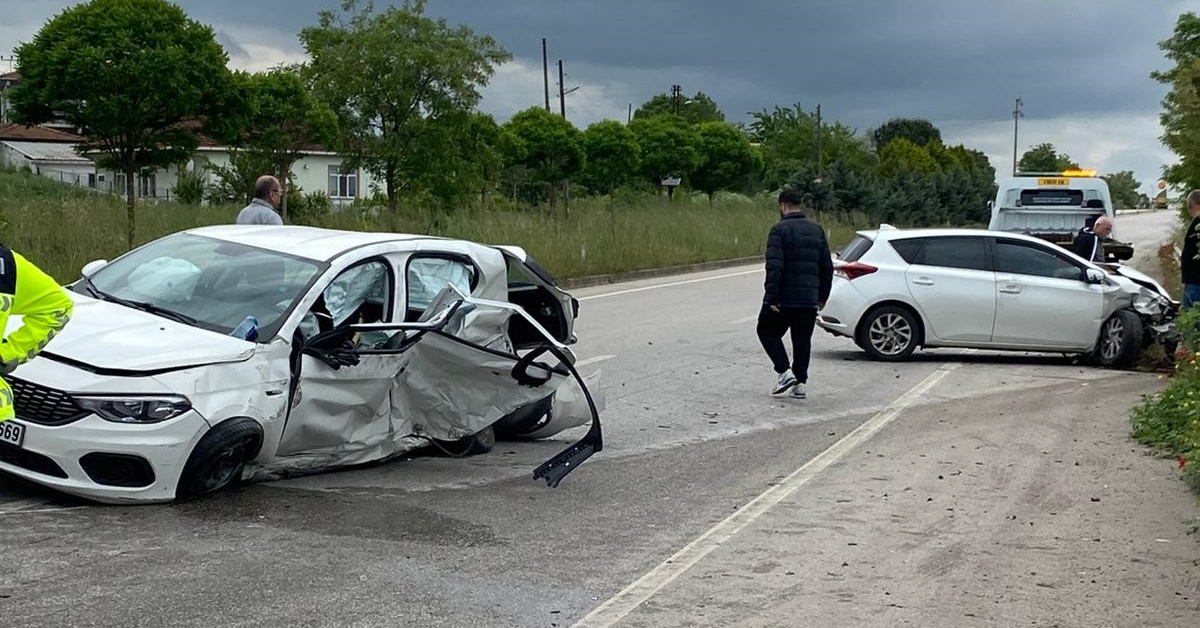 Çanakkale’de kaza: 3 ölü 2 yaralı