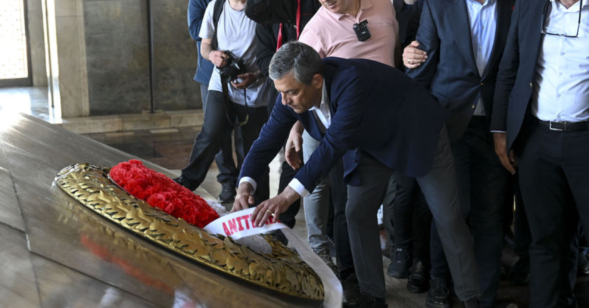 Özgür Özel ile asker arasında gerginlik