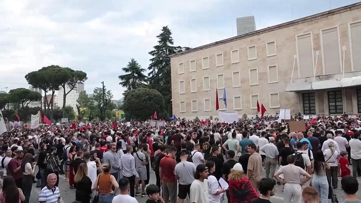 Arnavutluk’ta Trump krizi… Tatil köyü planına tepki