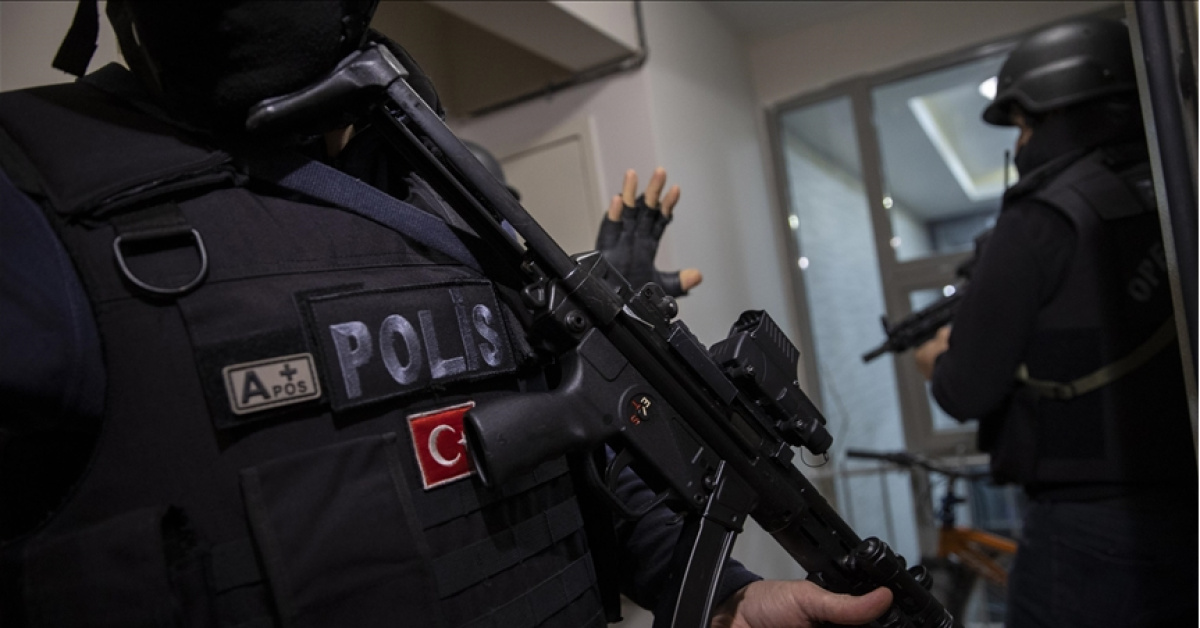 3 avukatın da olduğu 32 şüpheliye adli işlem