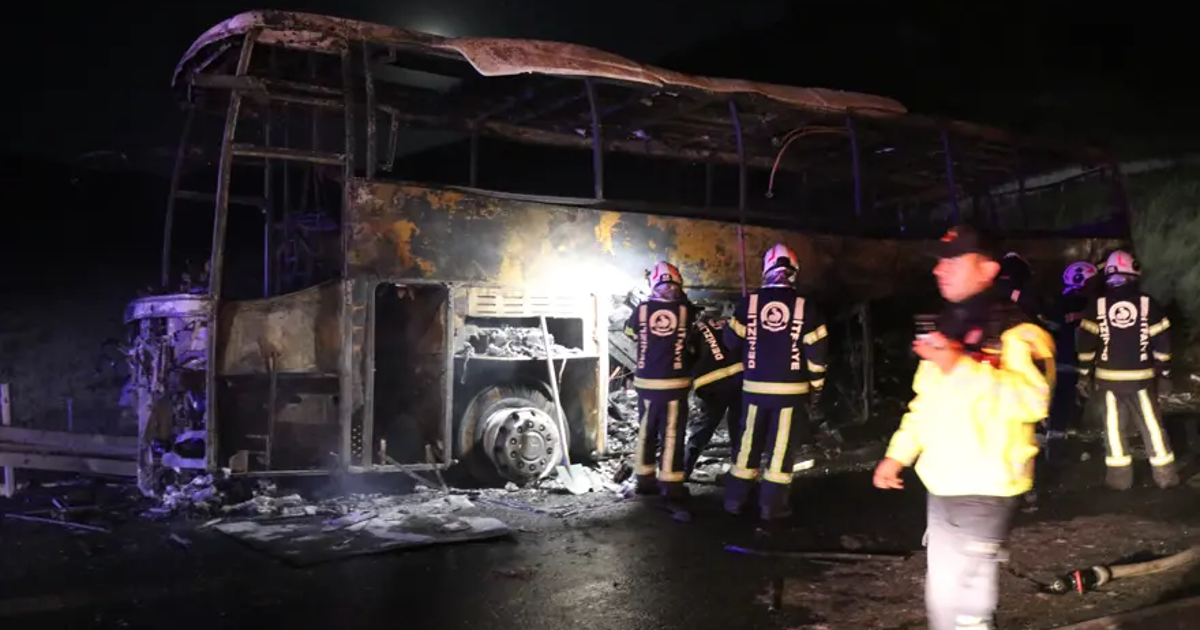 8 kişinin can verdiği kazada yürek burkan hikayeler. Camı kırıp eşini kurtardı, 9 aylık bebeğiyle alevlerin arasında kaldı