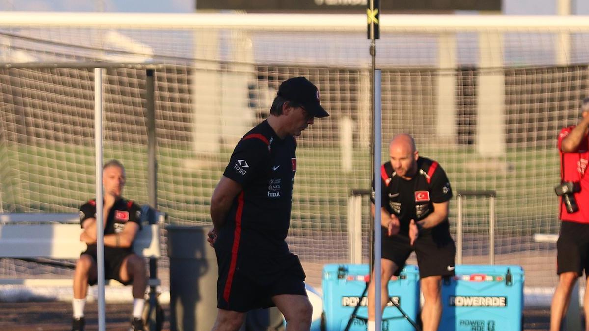 A Milli Takım, ABD maçına hazırlanıyor: Montella, saha kenarında iki isimle sohbet etti…