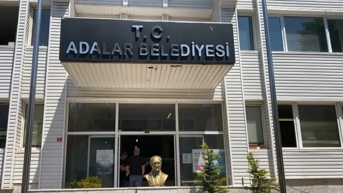 Adalar Belediyesi’nde milyonlarca liralık rüşvet çarkı! 40 ayrı usulsüzlük tespit edildi | Savcılığın sevk yazısına ulaşıldı