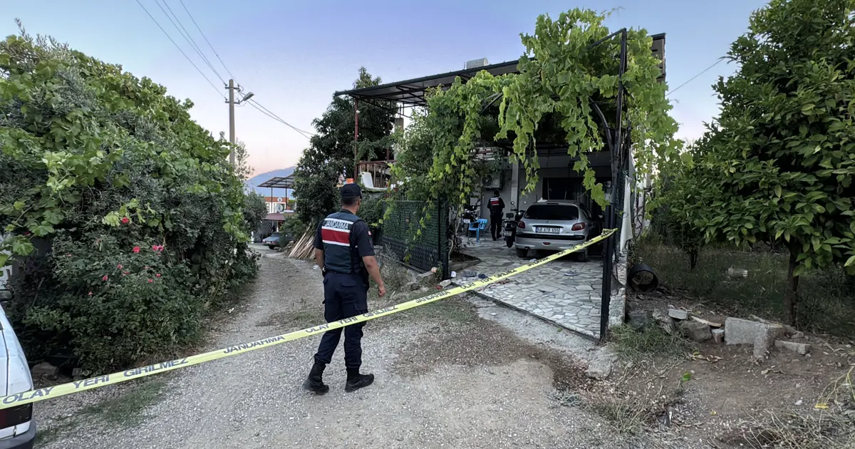 “Bahçe kapısı ses çıkarıyor” kavgası: 1 ölü, 2 yaralı