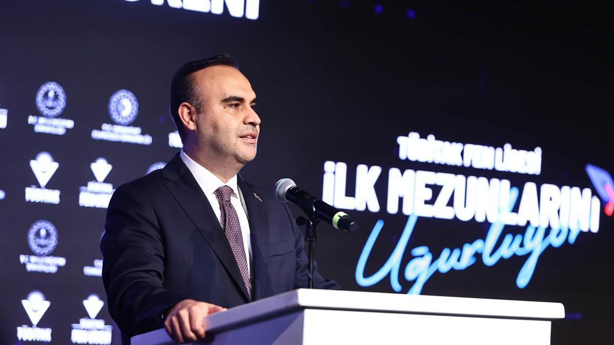 Bakan Kacır: Türk milletinin istikbaline bilimle, teknolojiyle atacağınız güçlü imzaların umudunu taşıyoruz