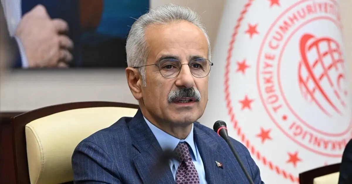 Bakan Uraloğlu’ndan Hürmüz açıklaması: Bölgede bekleyen Türk gemilerinin tamamı çıkış yaptı
