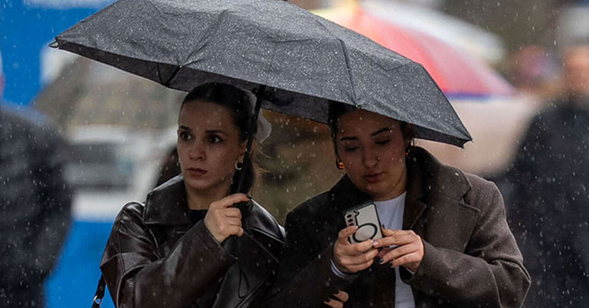 Batıda termometre yükseliyor… İç bölgelerde kuvvetli sağanak!