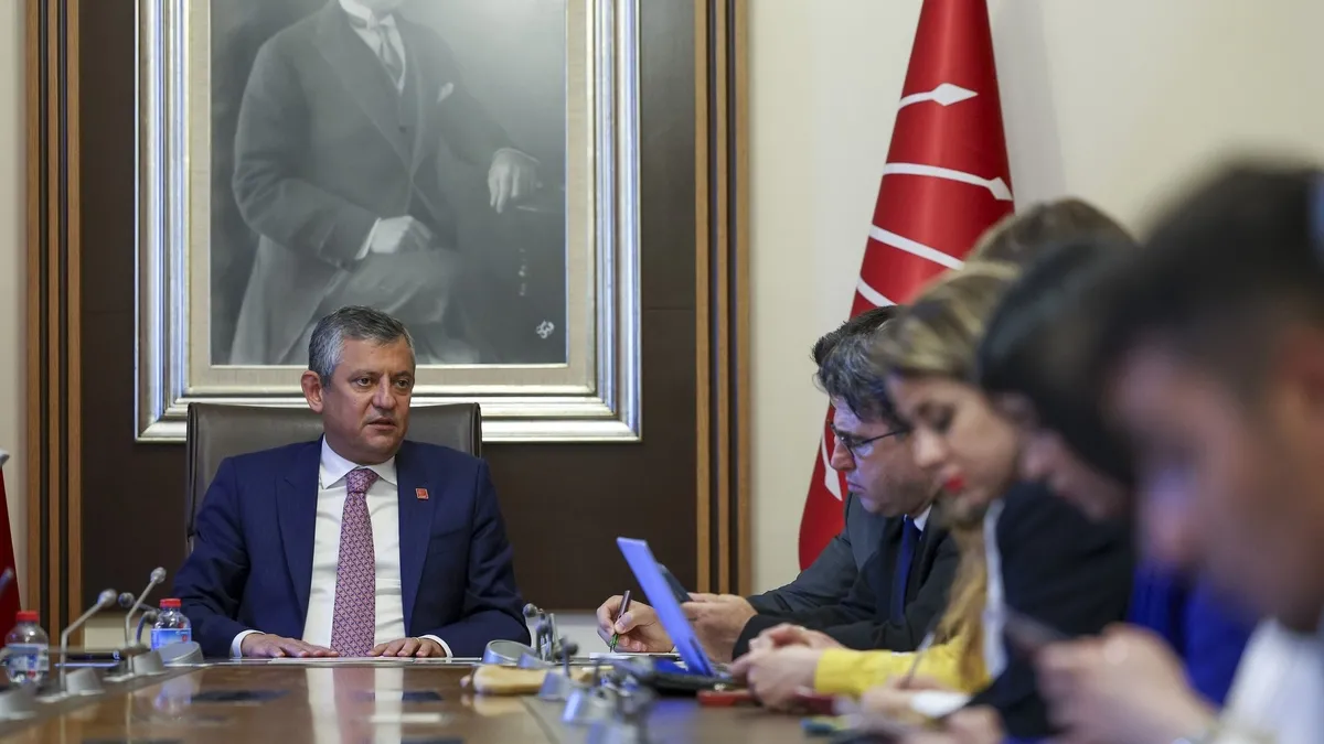 CHP’de bölünme hazırlığı! Özgür Özel duyurdu: İkinci parti hazır