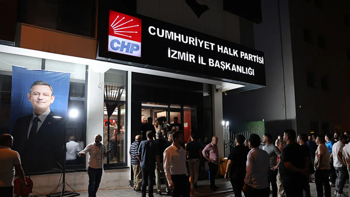 CHP’li İzmir’de sular durulmuyor! “Başkan benim” kavgasında ortalık savaş alanına döndü