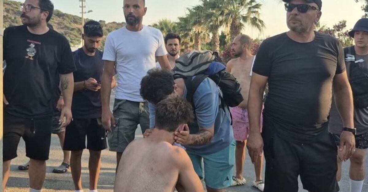 Dizi çalışanı boğazından bıçaklandı