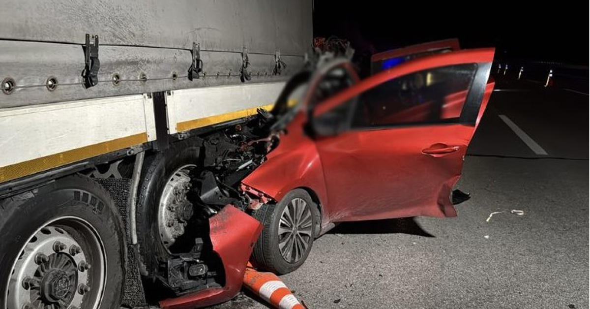 Edirne’de otomobil TIR’a çarptı: 1 ölü