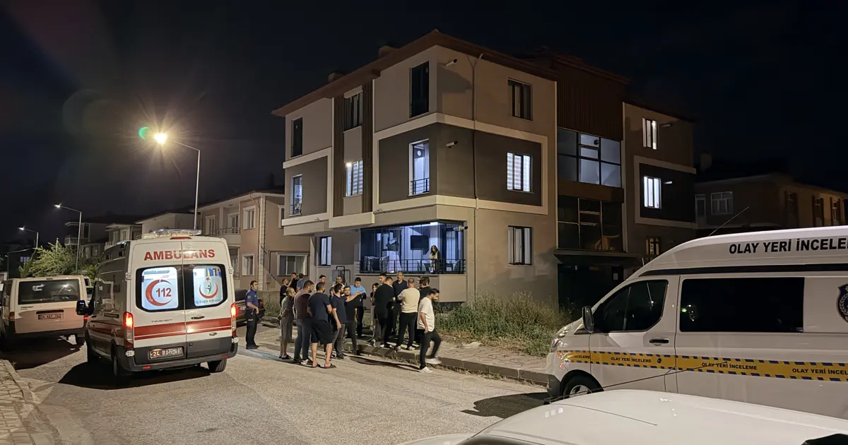 Eski eşi ile yanındaki kişiyi katledip teslim oldu