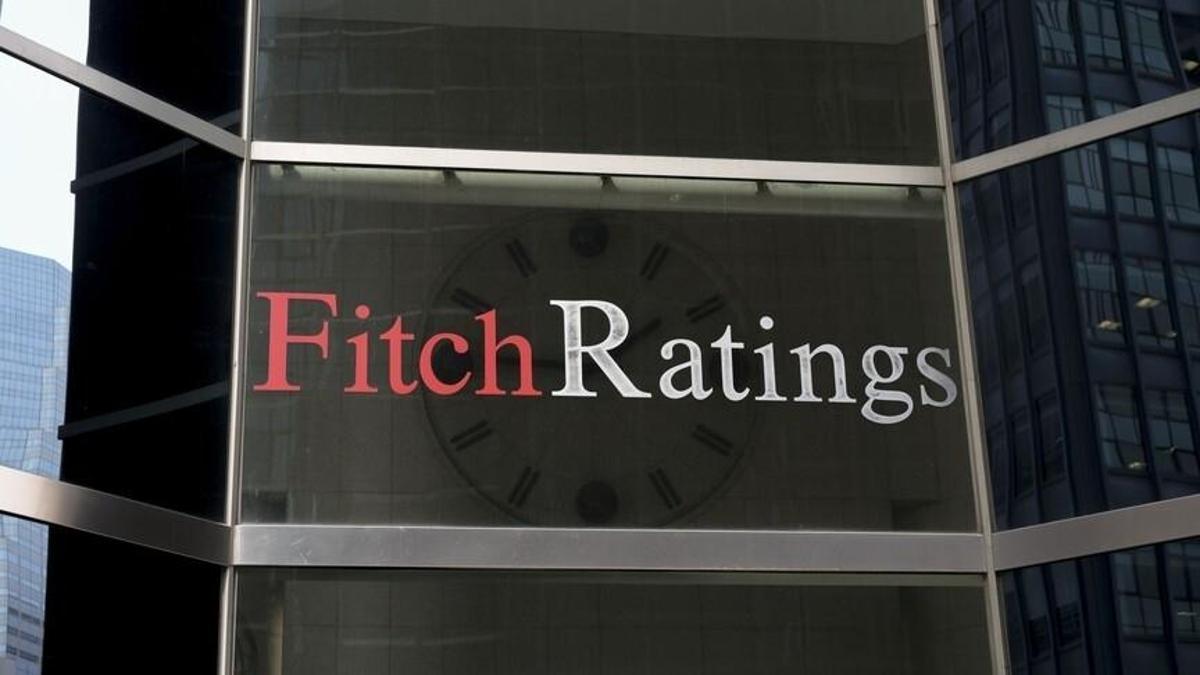 Fitch’ten petrol piyasası tahmini: Arz fazlası 2026’nın sonunda geri dönebilir