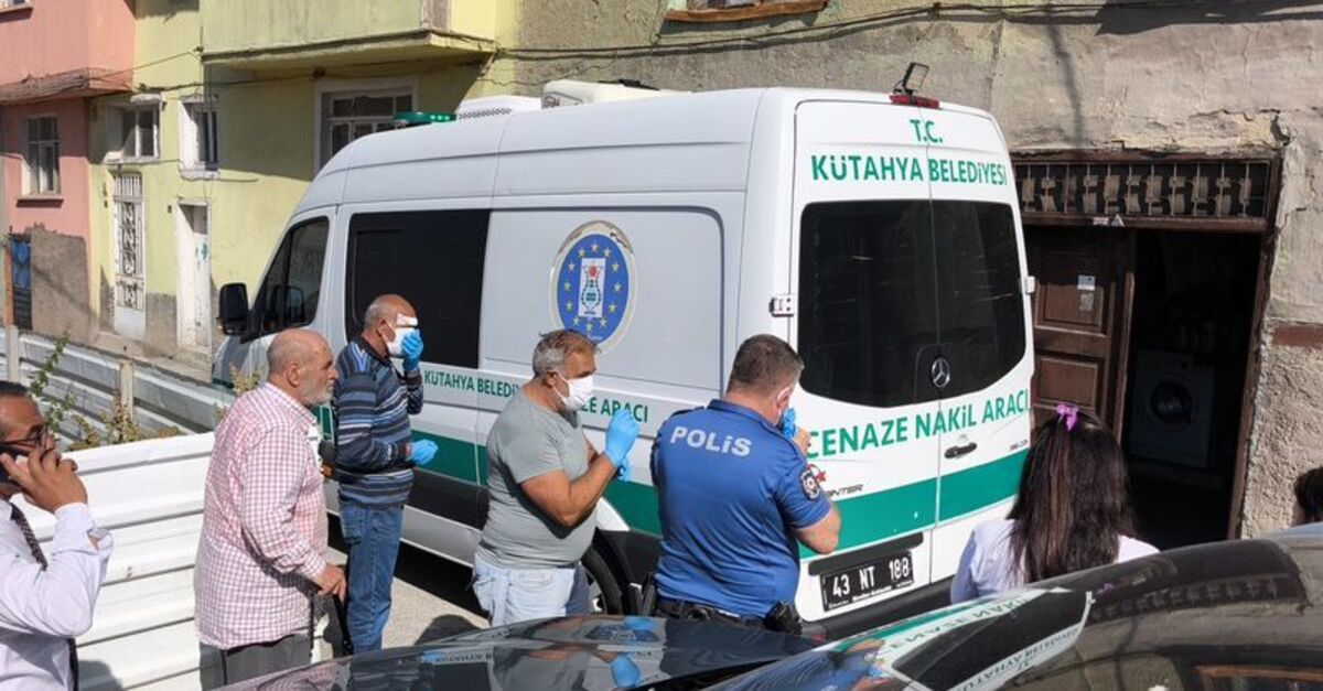 Günlerce cesetle birlikte yaşadı