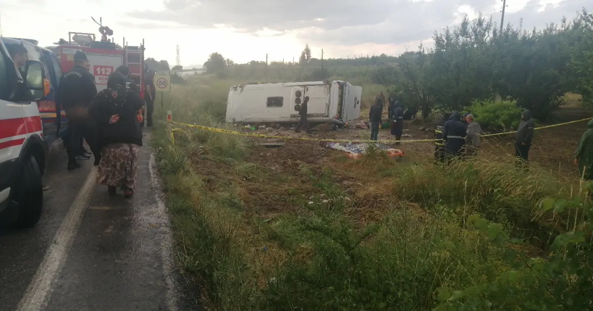 Isparta’da tur otobüsü devrildi. 4 kişi öldü, 15 kişi yaralandı