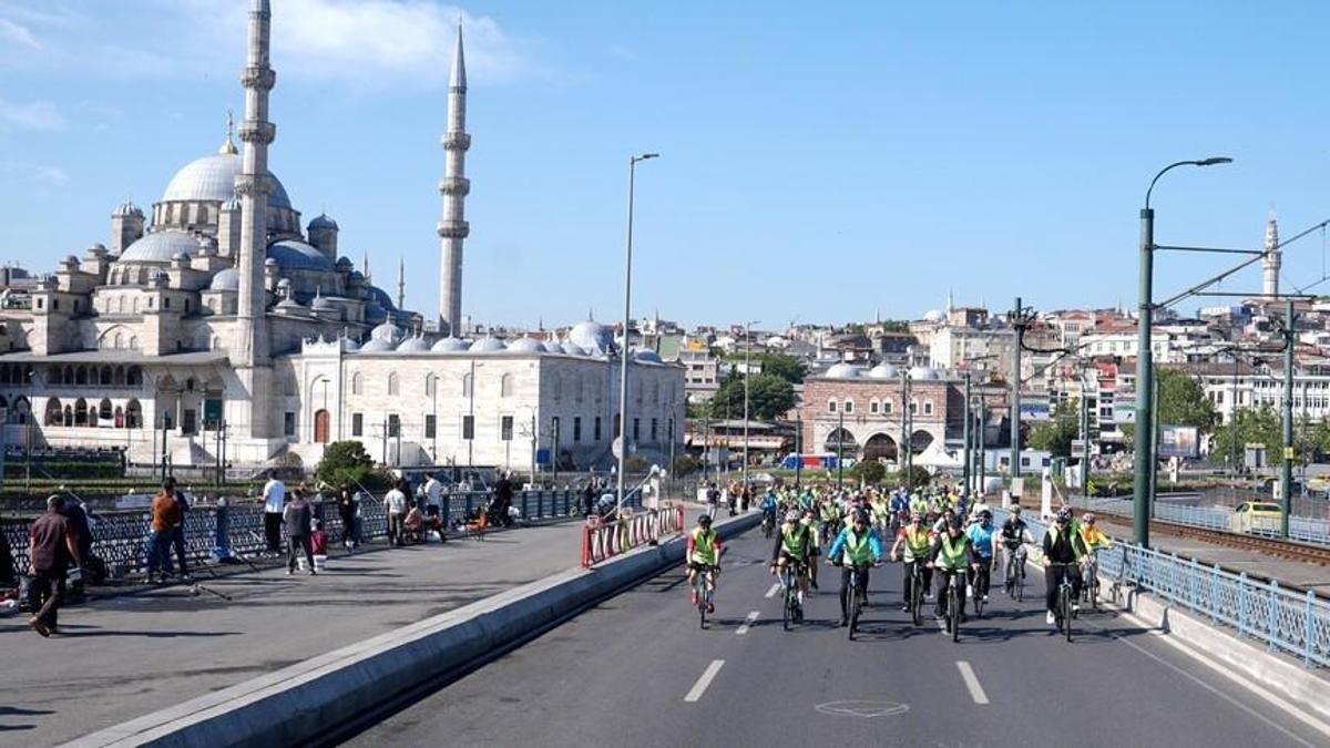 İstanbul’da 3 ilçede bazı yollar pazar günü trafiğe kapatılacak