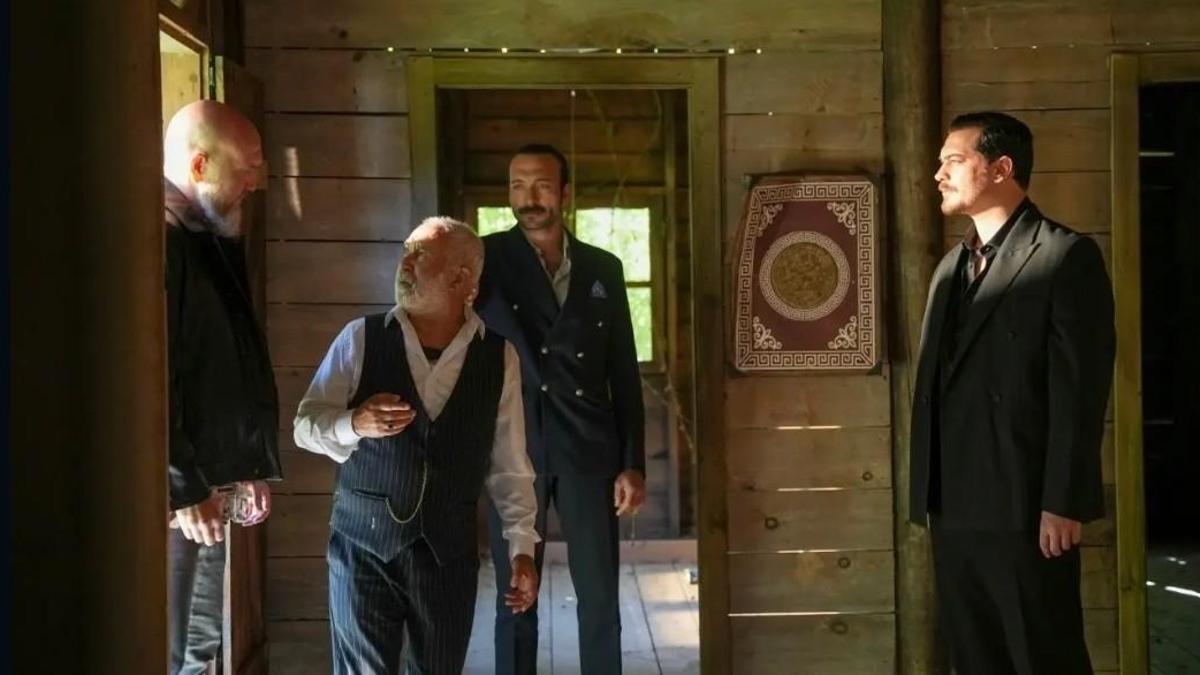 KÜBRA ÜNLÜ YAZDI! Eşref Rüya’da, büyük final öncesi nefes kesen yüzleşme!