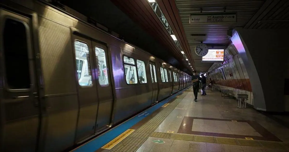 Kadıköy-Sabiha Gökçen Havalimanı metrosu raydan çıktı. Yolcular tünelden tahliye edildi