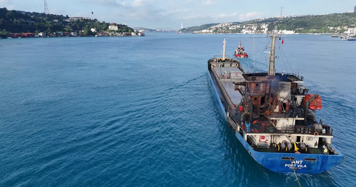 Karadeniz’de saldırıya uğrayan gemi İstanbul’da: Gemideki hasarın boyutu ilk kez ndi