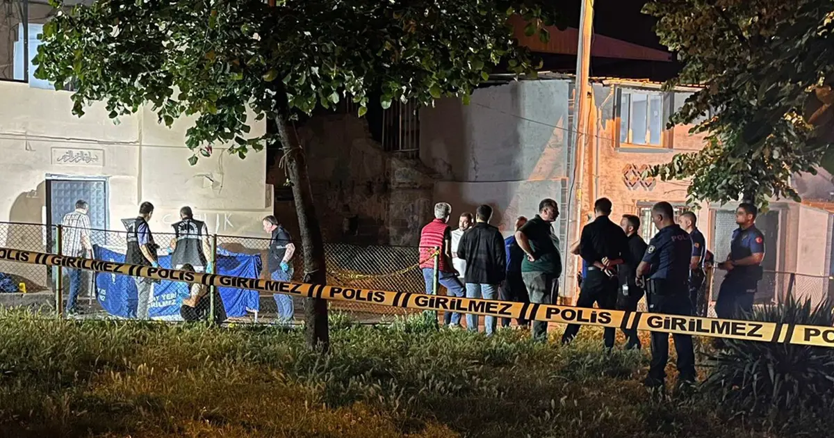 Karı-kocayı sokak ortasında katletti
