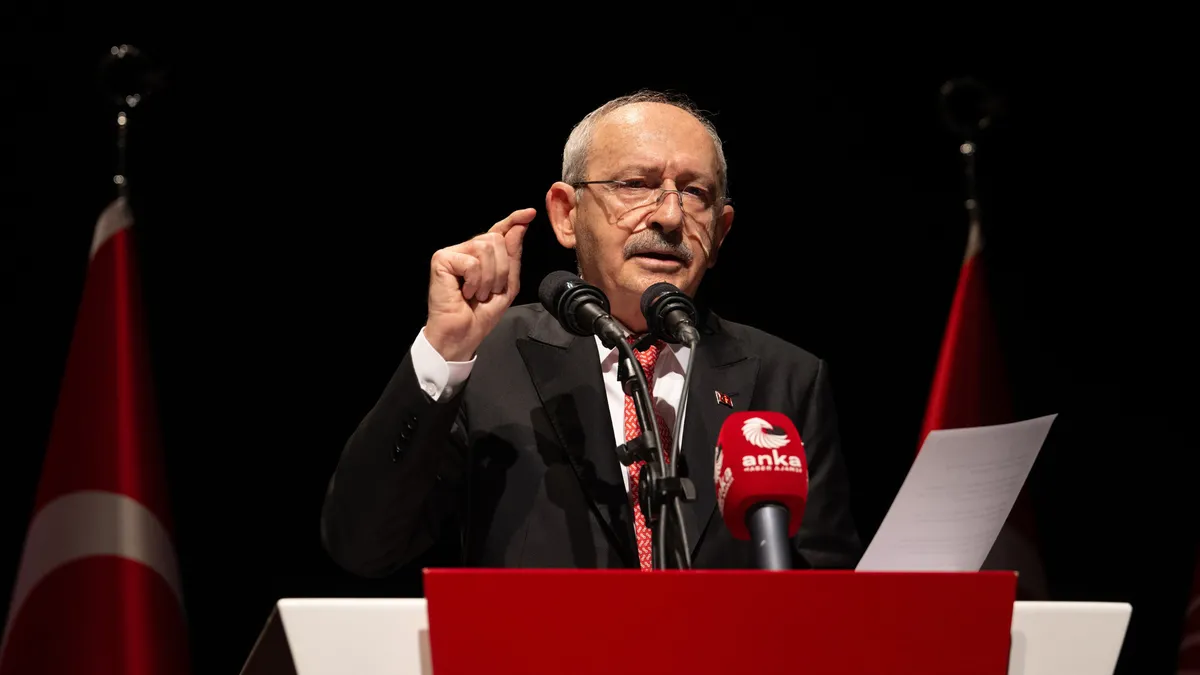 Kılıçdaroğlu’ndan çift başlılığa neşter: 50 il başkanı daha topun ağzında
