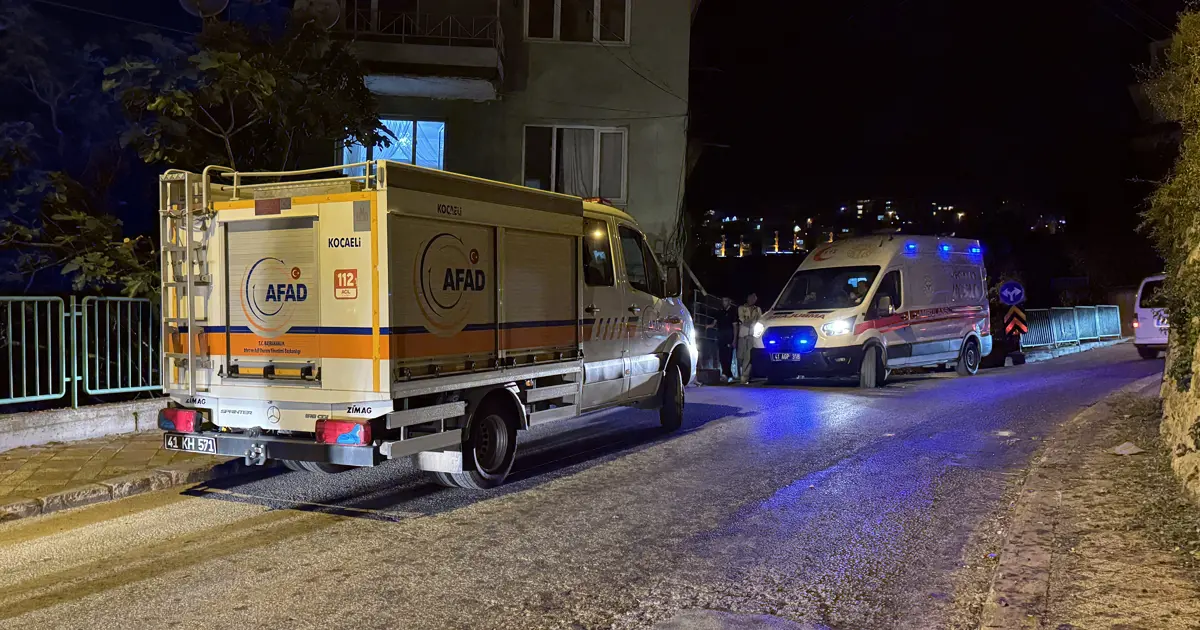 Mutfak tavanındaki sıva düştü. 2 katlı bina tahliye edildi