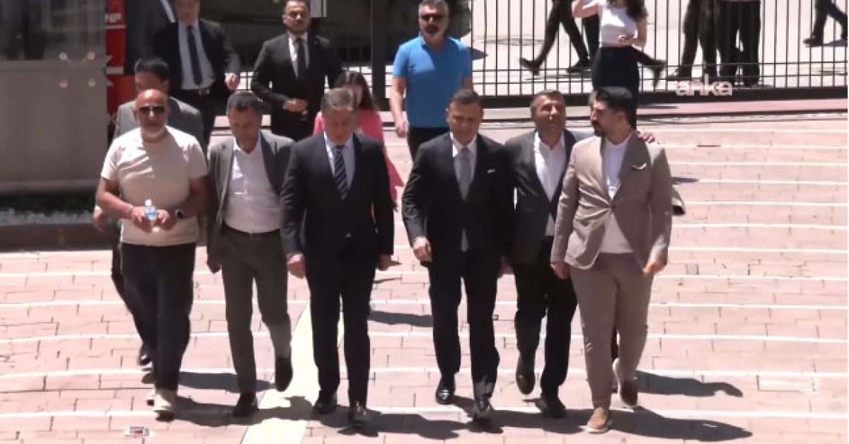 Olağanüstü kurultay imzaları genel merkezde