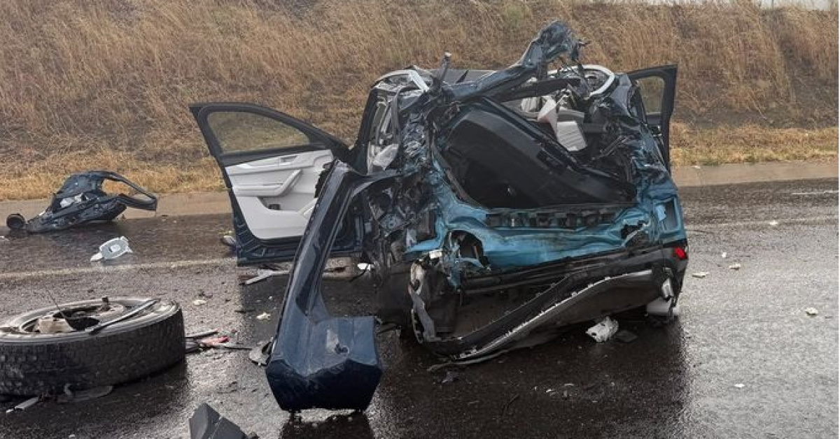 Otomobil tankere çarptı: 2 ölü, 2 ağır yaralı