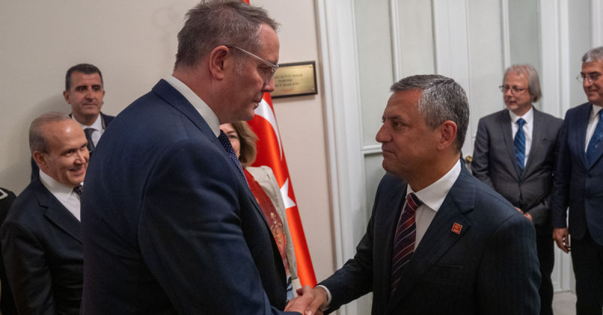 Özgür Özel, Alman SPD’li heyetle görüştü