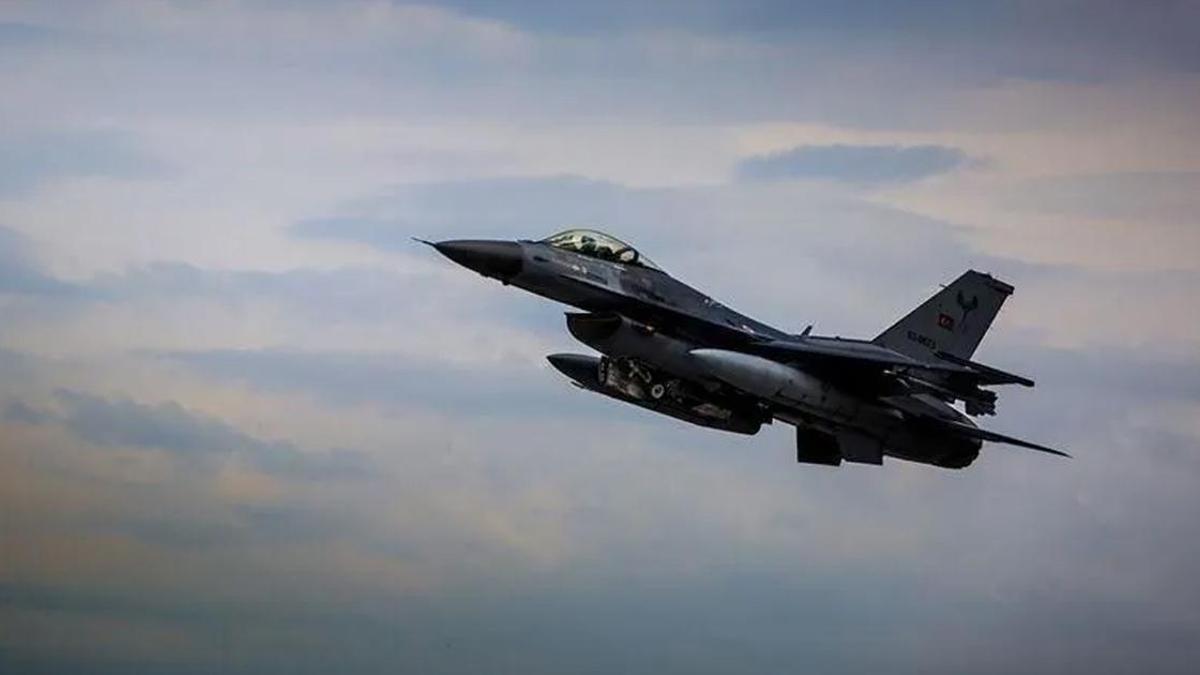 Polonya uçağında yanlış kodla kaçırılma paniği! Türk F-16’ları havalandı