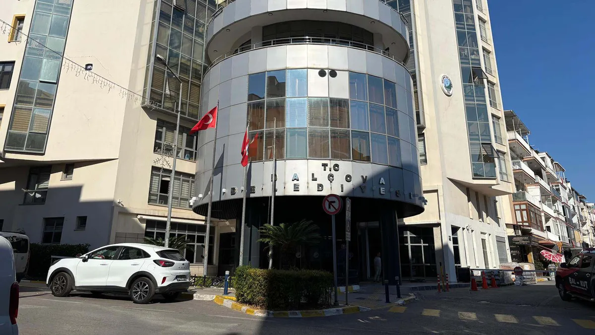 Seferihisar Belediyesi soruşturmasında gelişme: Balçova Belediye Başkanı ve 2 kişi serbest bırakıldı