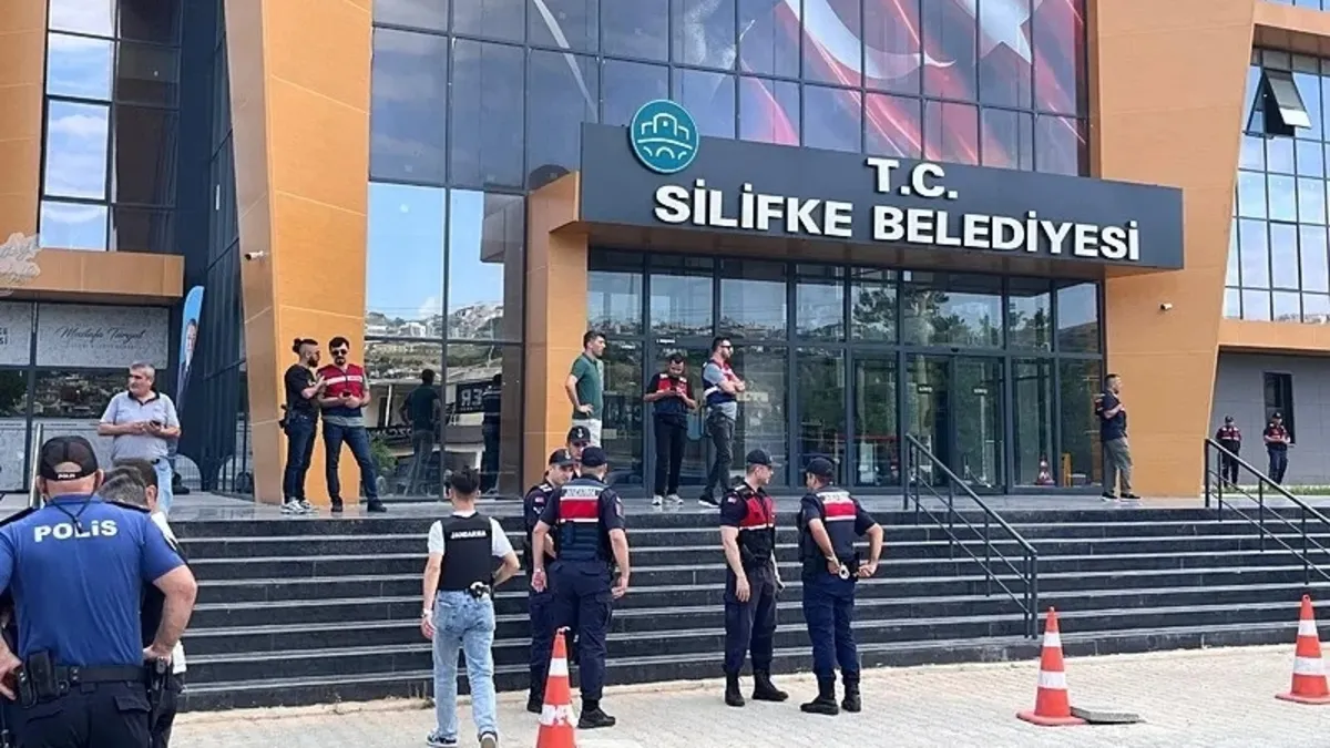 Silifke Belediyesi’nde rüşvet ve yolsuzluk soruşturması: Başkan Yardımcısı Yörükçü gözaltına alındı