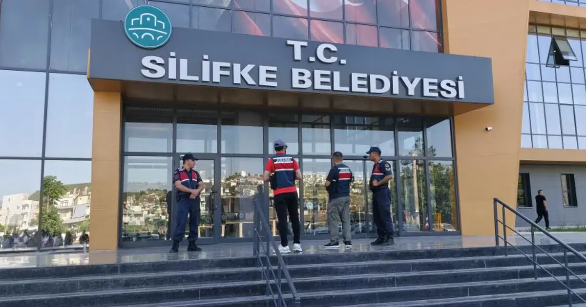 Silifke Belediyesi’ne operasyon. Belediye Başkanı Mustafa Turgut dahil çok sayıda gözaltı var