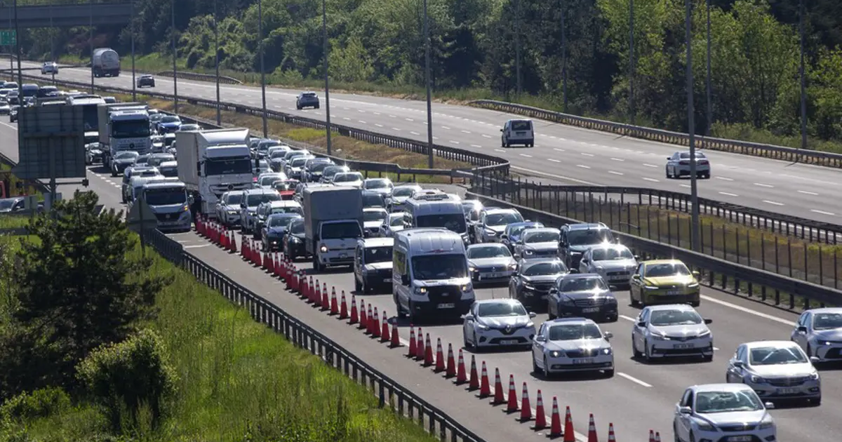 TEM Otoyolu’nu kullanacaklar dikkat! Yol çalışması başladı, İstanbul yönü trafiğe kapatıldı