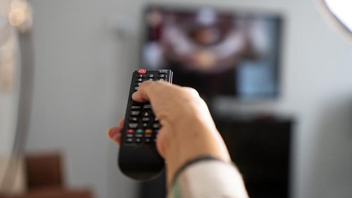 TV YAYIN AKIŞI 6 HAZİRAN CUMARTESİ: TRT 1, Show TV, Kanal D, TV8, ATV, NOW, Star TV’de bugün hangi diziler ve programlar var?