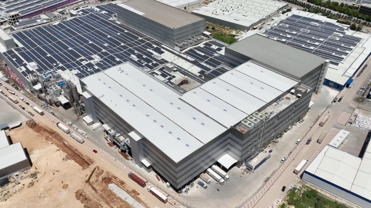 Toplamda 1 milyar dolar yatırım yaptı, 100 milyon dolarlık yeni fabrikasını açtı