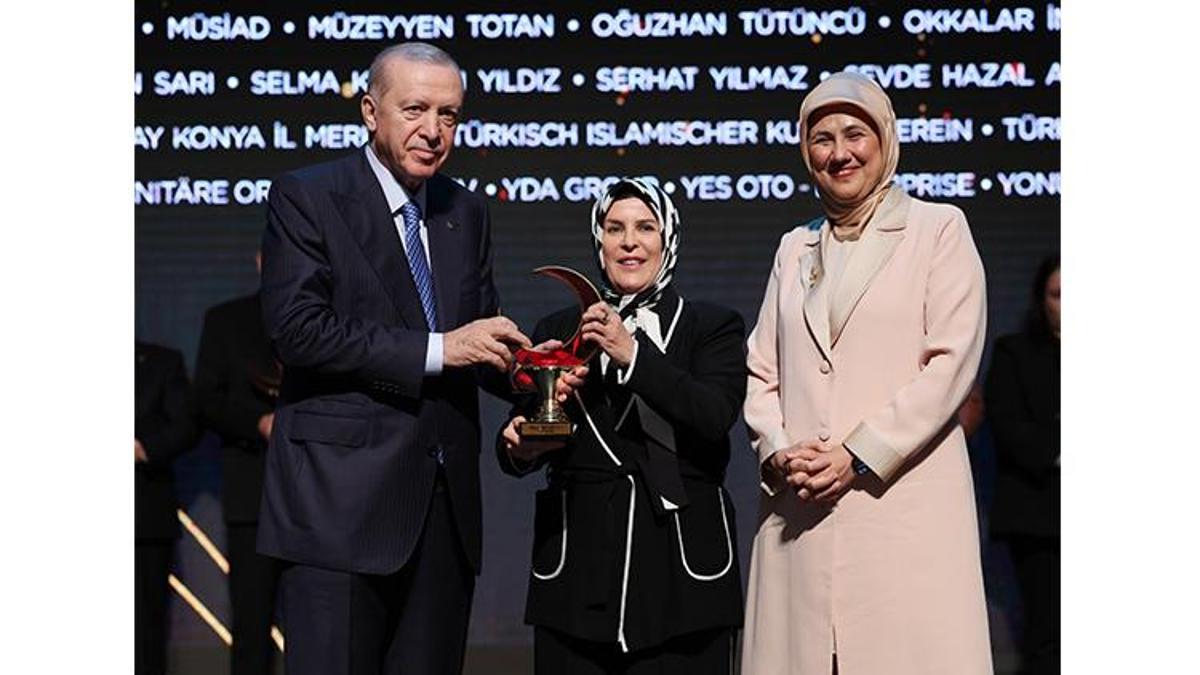 “Türk Kızılay Ödülleri” sahiplerini buldu