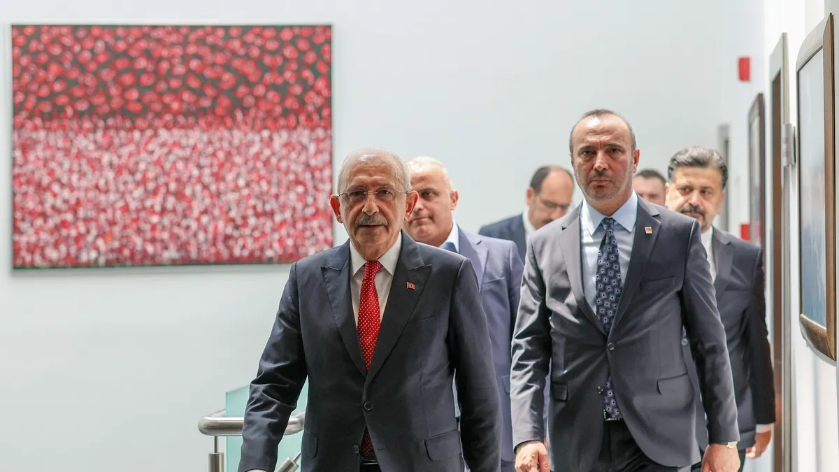 Yeni CHP’nin ilk sınavı rüşvet fezlekeleri! Büyük hesaplaşma başlıyor! Sümen altı edilen o dosyalar Kılıçdaroğlu’nun masasında