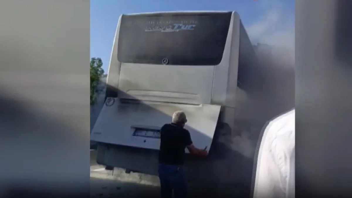 Ankara’da otobüs yangını! Pursaklar’da seyir halindeki araçta alevler söndürüldü
