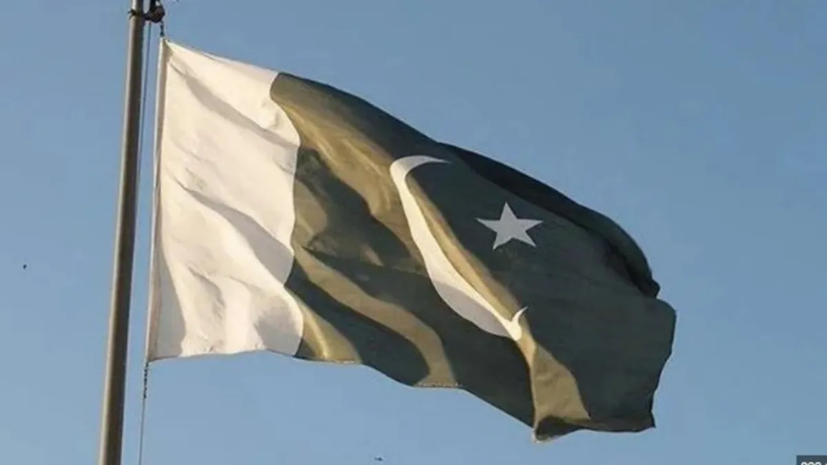 Arap Denizi açıklarında radardan kaybolmuştu: Pakistan uçağının enkazı bulundu!