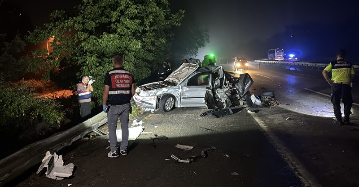 Arızalanan otomobile TIR çarptı: 1 ölü, 3 yaralı