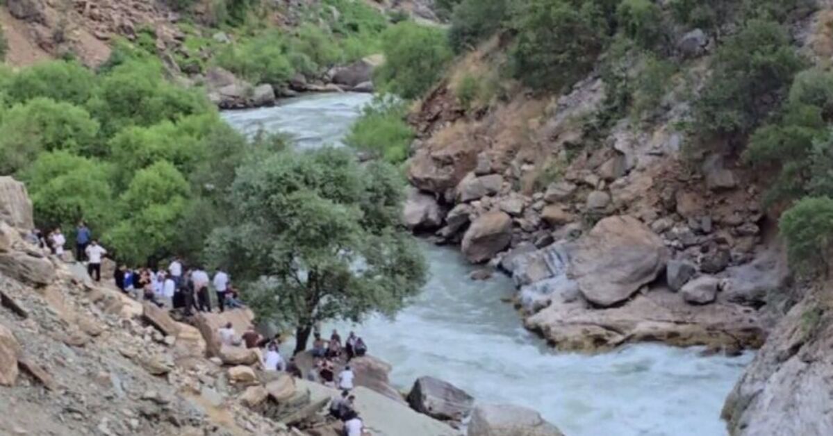 Balık tutarken çaya düşen genç aranıyor