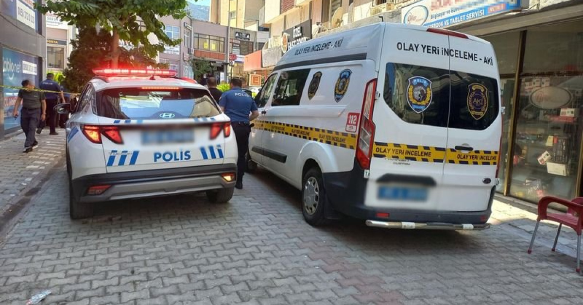 Balkondan düşen genç kadın öldü