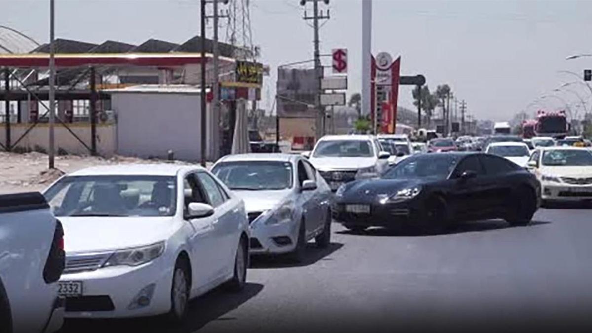 Benzin krizi hayatı felç etti! İstasyonlarda kilometrelerce kuyruk