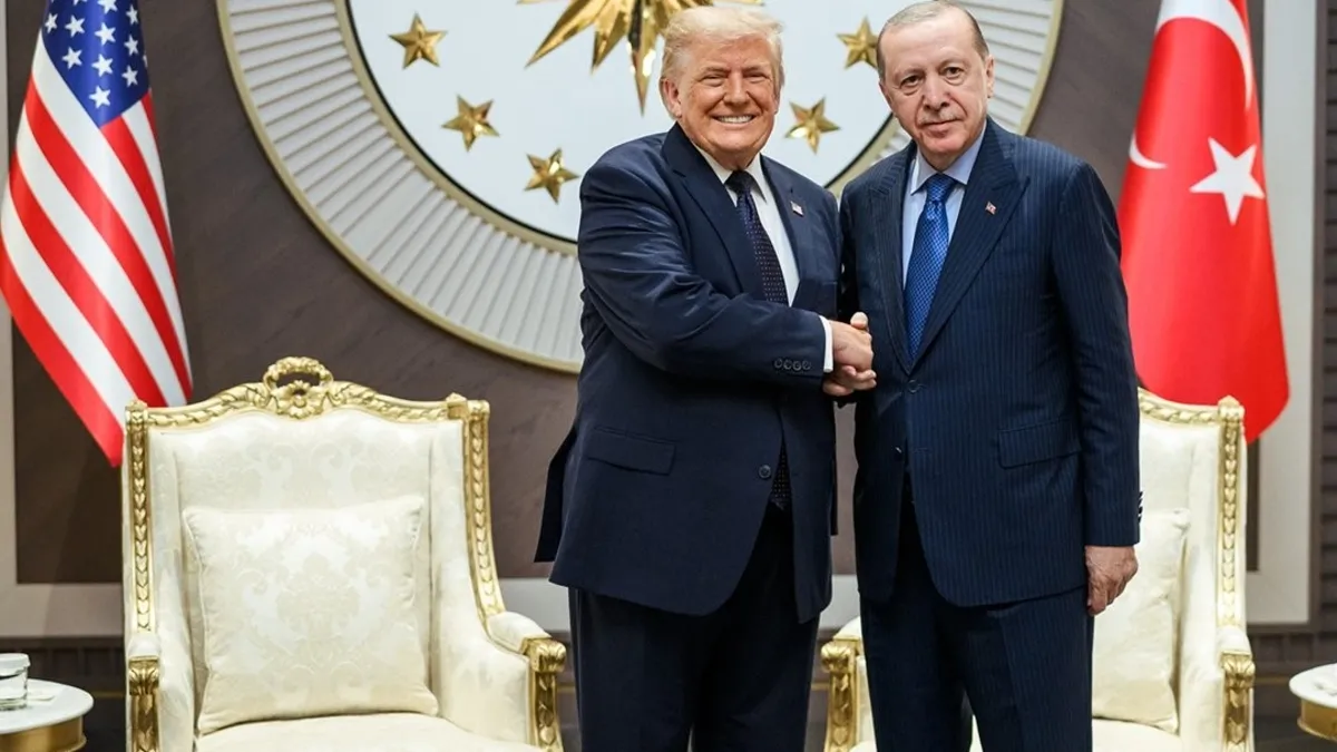 Beyaz Saray’dan Erdoğan-Trump karesi! Fors önünde tarihi tokalaşma