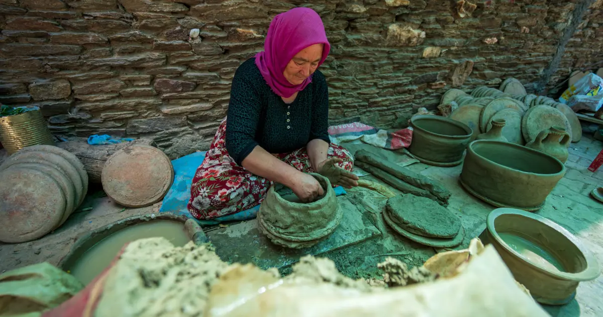 Binlerce yıllık gelenek kadın emeğiyle direniyor. Çırak yetişmiyor, sadece birkaç usta kaldı