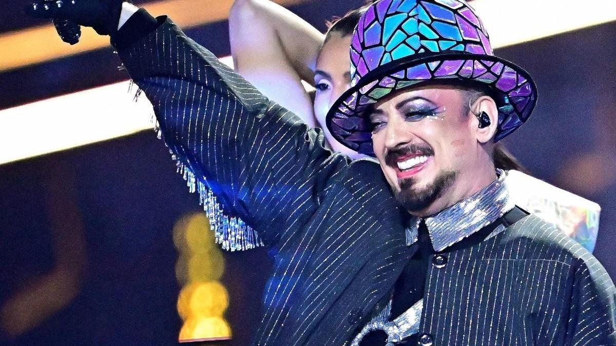 Boy George, İsrail yanlısı şarkısı sonrası müzikalden çekildi