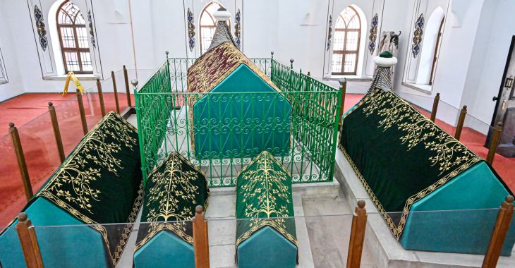Bursa’da hanedan türbelerindeki puşideler yenileniyor